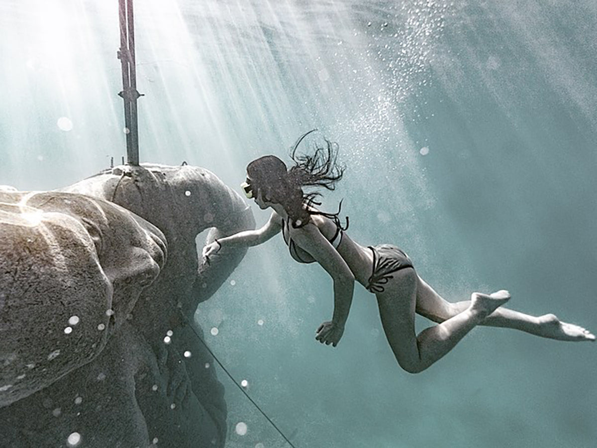 Freediving a 60 Ton Statue in the Bahamas