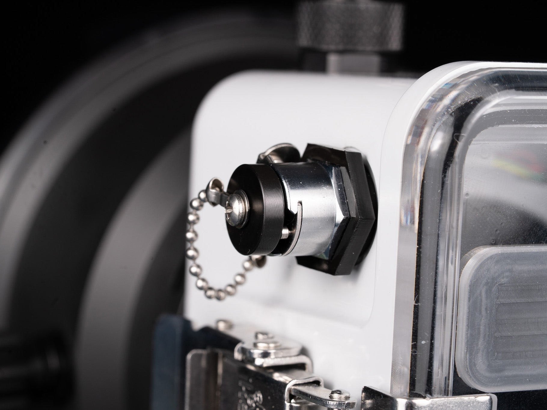 Installing a Vacuum Test Valve in an Ikelite DLM Underwater Housing [VIDEO]