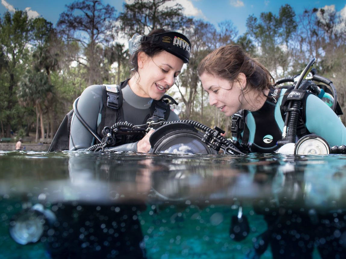 Connecting Two Strobes to your Underwater Housing