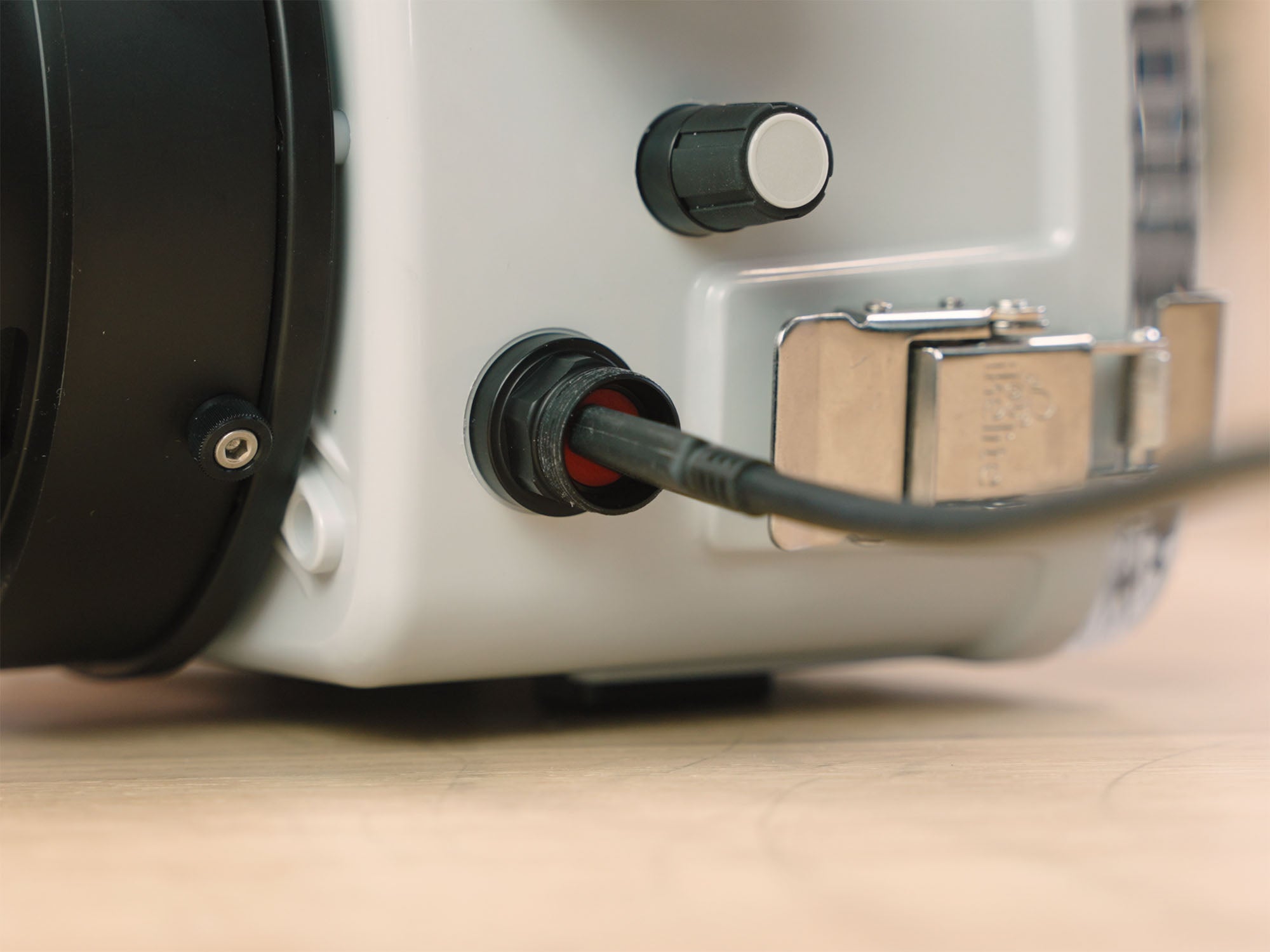 usb-c-charging-nikon-z8-