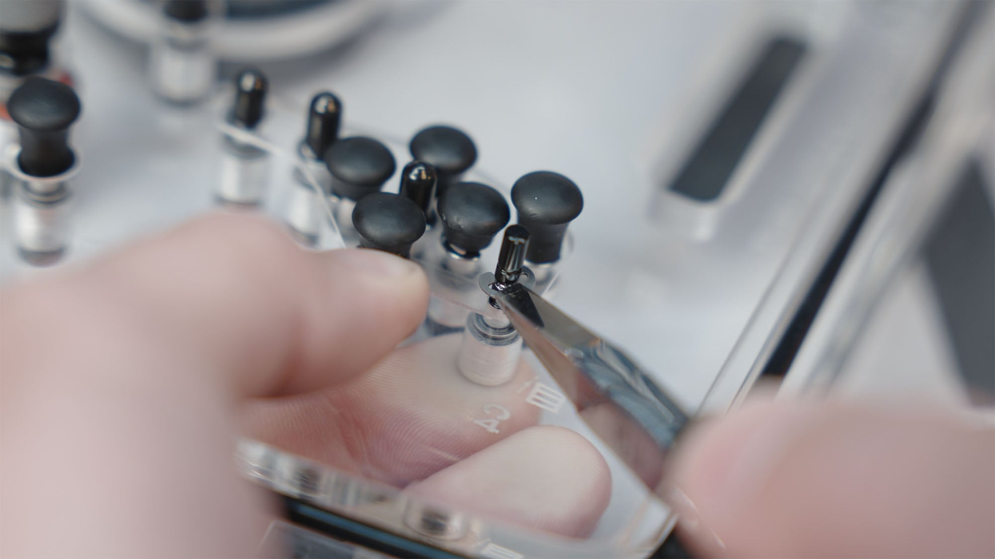 Replacing push button o-rings on an Ikelite housing